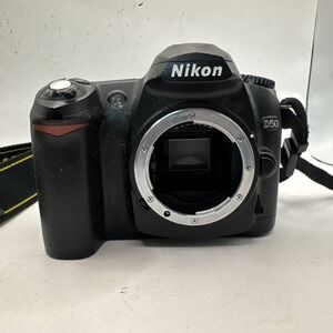 Nikon D50 6.1MP Digital SLR DSLR Camera Body